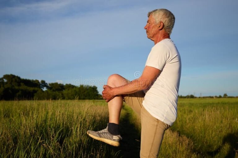 Miten vapaaehtoisen eläkevakuutuksen ennenaikainen nosto toimii 10 kuva elakelaisesta nauttimassa aktiivisesta elamasta