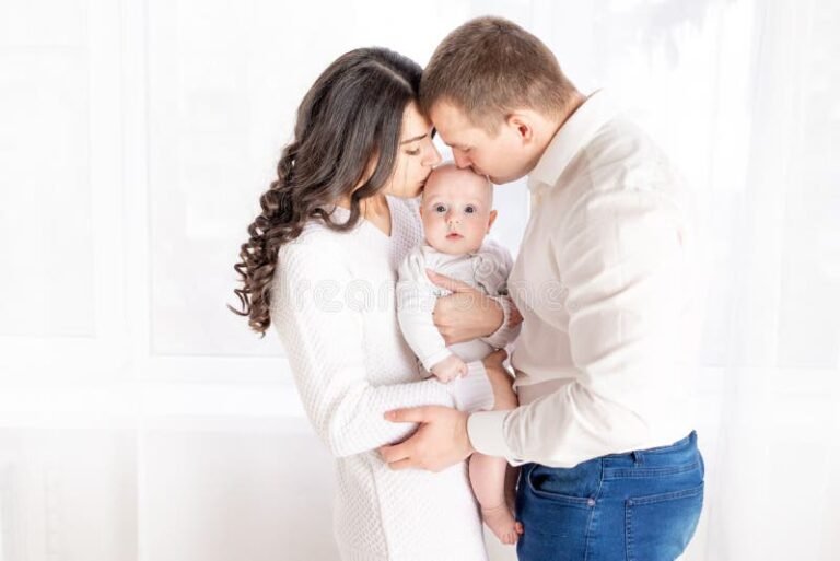 Miten Vauva Omistajan Opas Auttaa Uusia Vanhempia